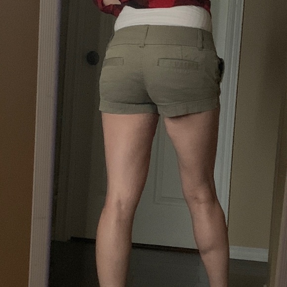 Shorts - Picture 4 of 4